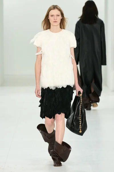 Look 17